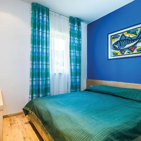 Awesome In With Outdoor Swimming Pool, Sauna And Wifi Apartament Novi Vinodolski