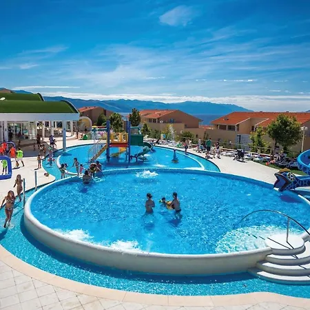 Awesome In With Outdoor Swimming Pool, Sauna And Wifi *