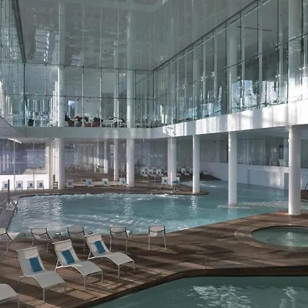 Awesome In With Outdoor Swimming Pool, Sauna And Wifi *