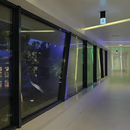 Apartament Awesome In With Outdoor Swimming Pool, Sauna And Wifi
